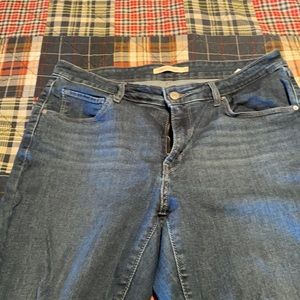 Women’s Levi’s skinny jeans size 16